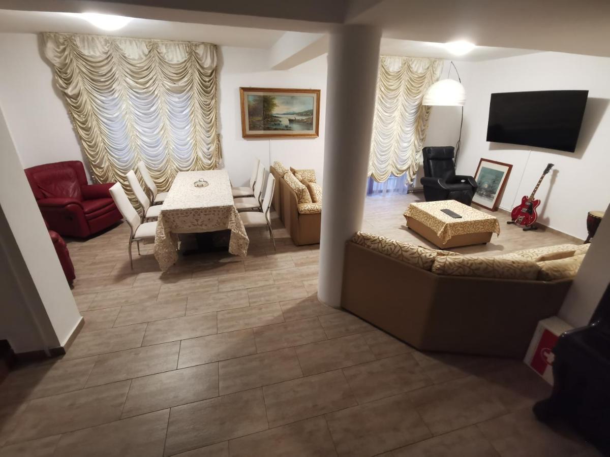 Vila Deal Săcele Eksteriør bilde