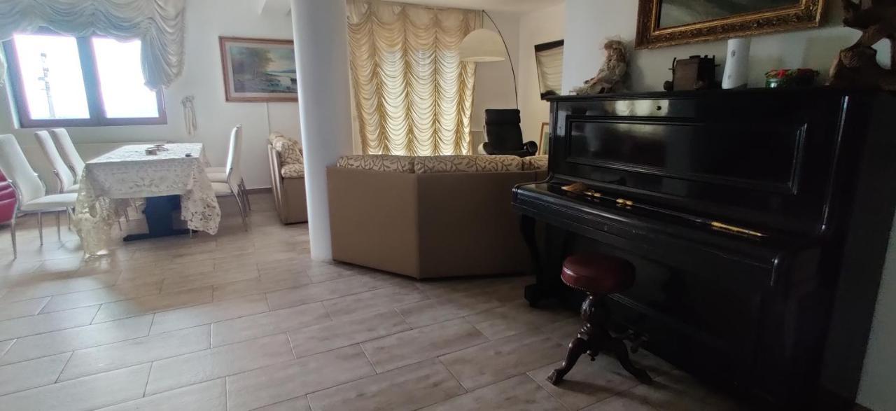 Vila Deal Săcele Eksteriør bilde
